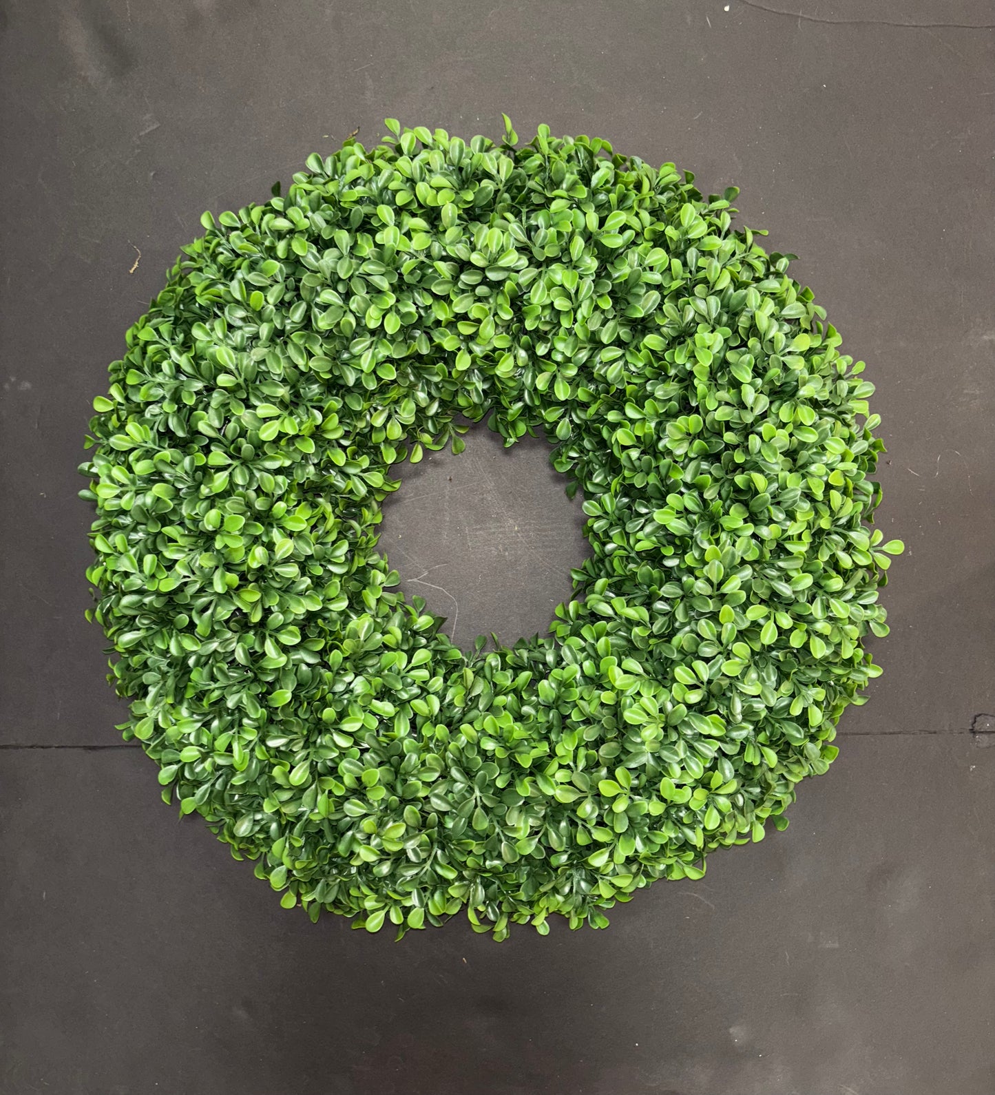 23" Boxwood Wreath