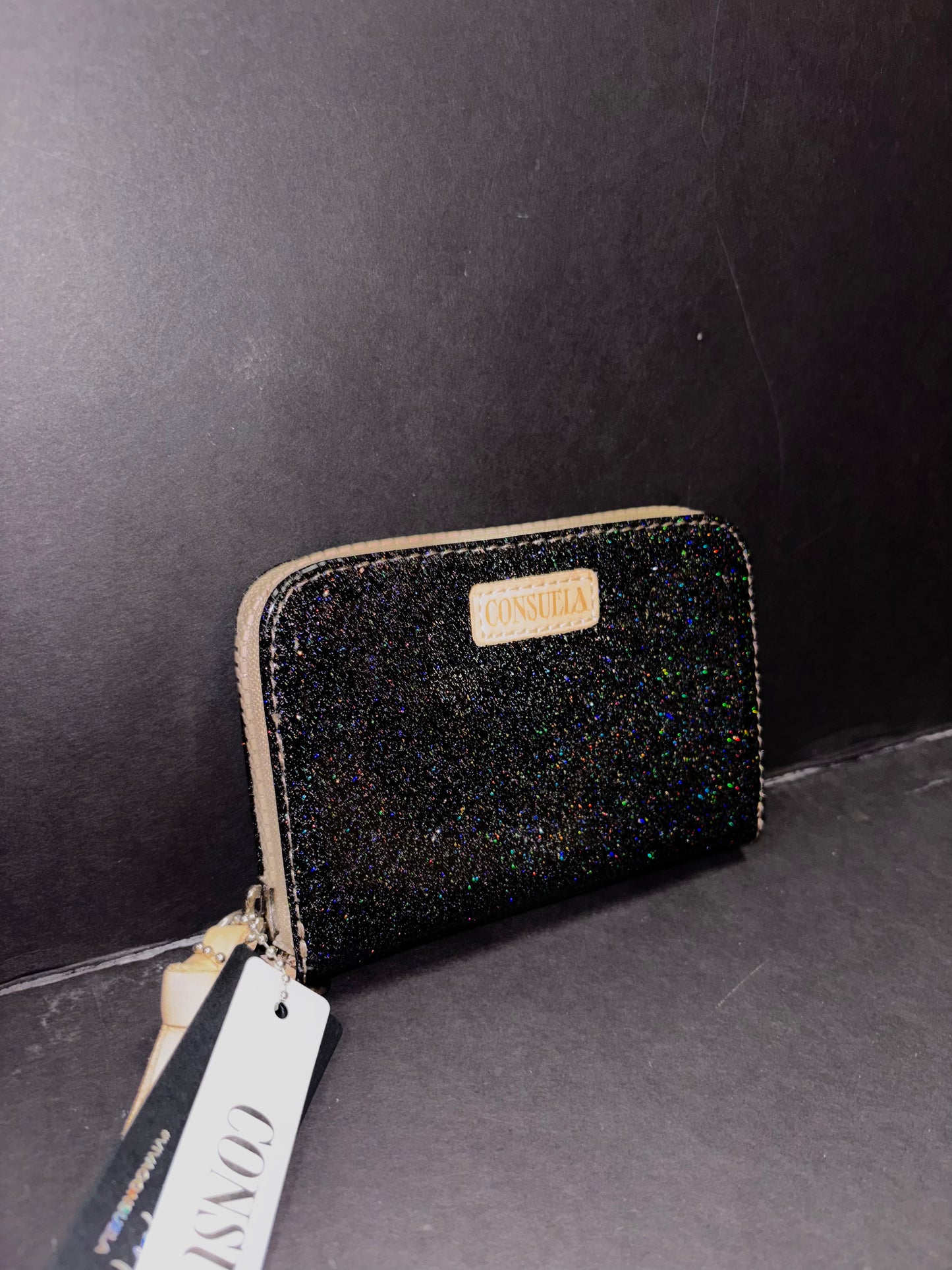 Consuela Zippy Wallet, Mariana