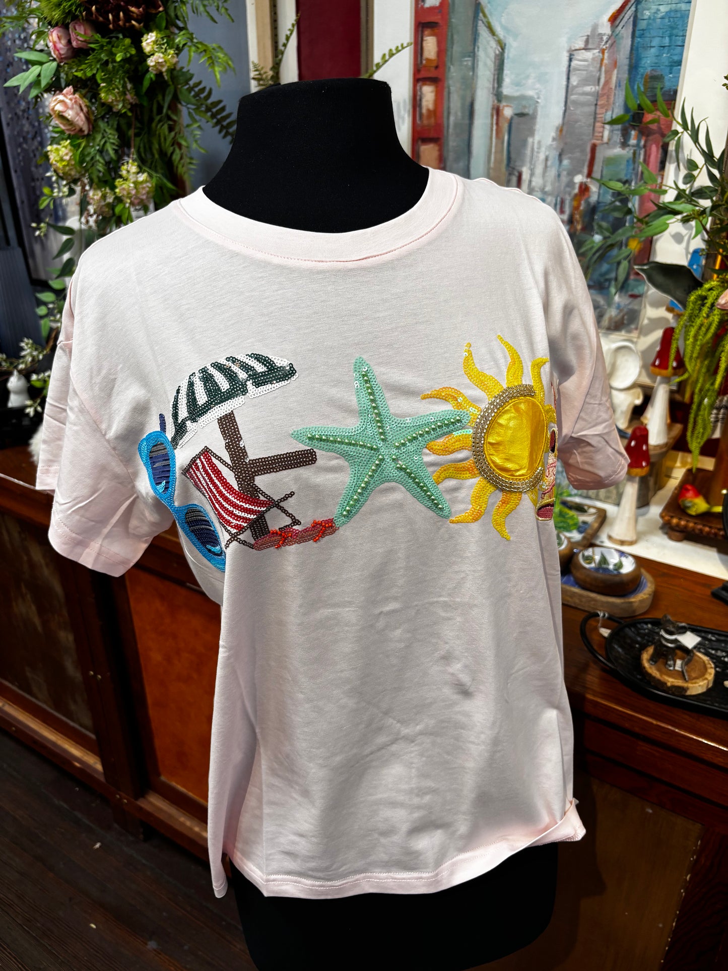 Queen of Sparkles Light Pink 'Beach' Tee
