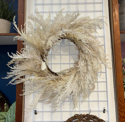 Organic Cream Feather Wreath